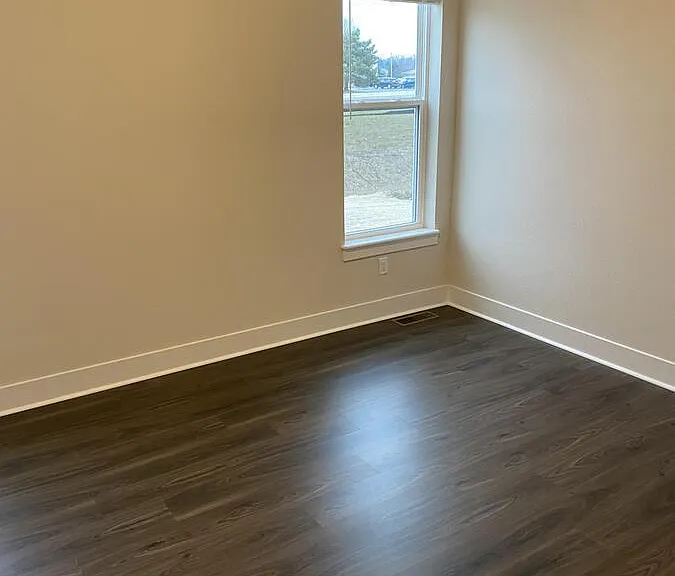 W218N16046 Tiger Lily Dr — Photo 16