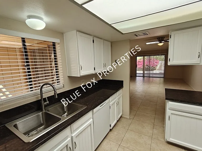 8305 N Midnight Way — Photo 13