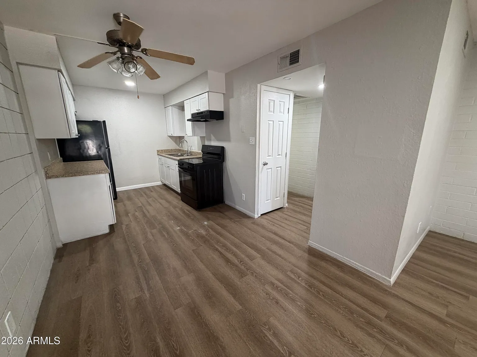 2 bed, 1.0 bath, 900 sqft, $1,125 — Photo 3