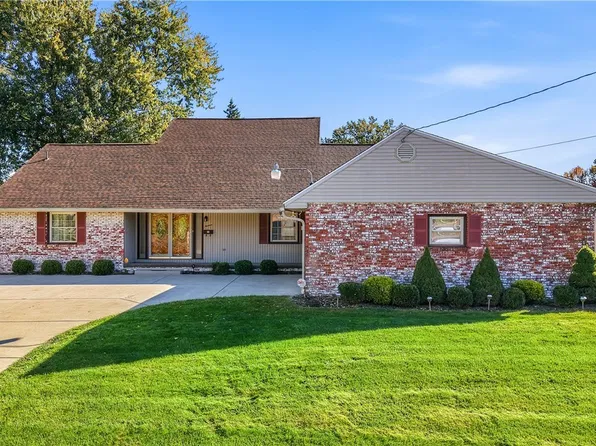 19 Homestead Pl, Campbell, OH 44405