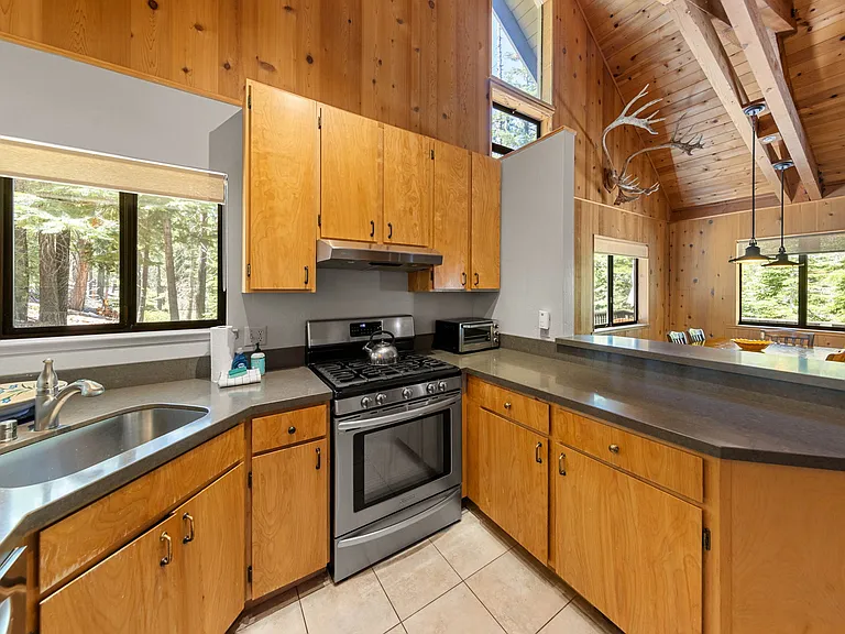760 Rawhide Dr — Photo 12