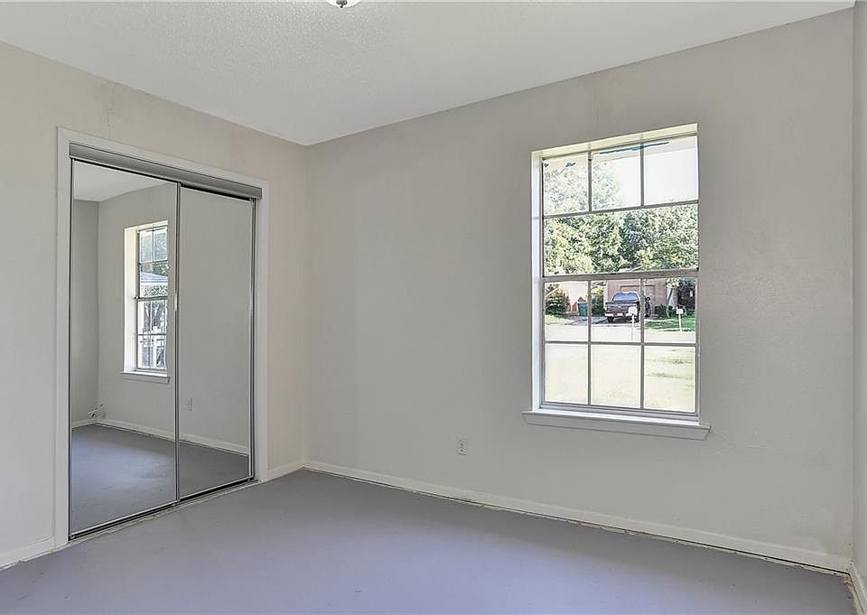 1st image of 1014 E Martin Ln