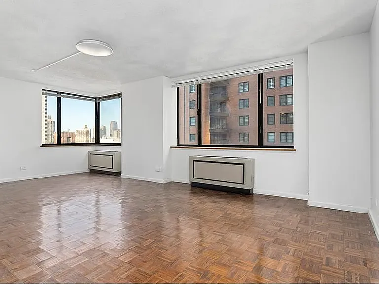 30 W 61st St #12D — Photo 2