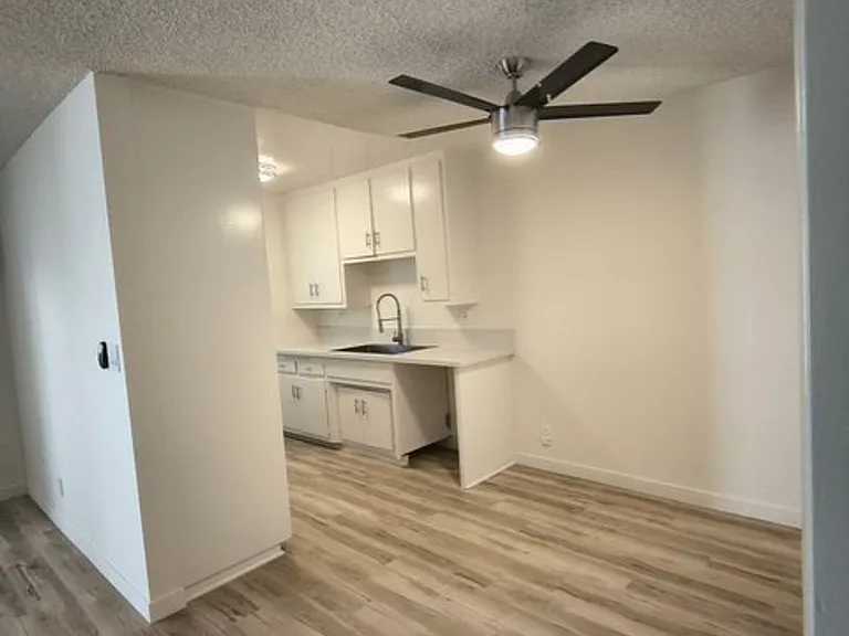 650 Westmount Drive — Photo 29
