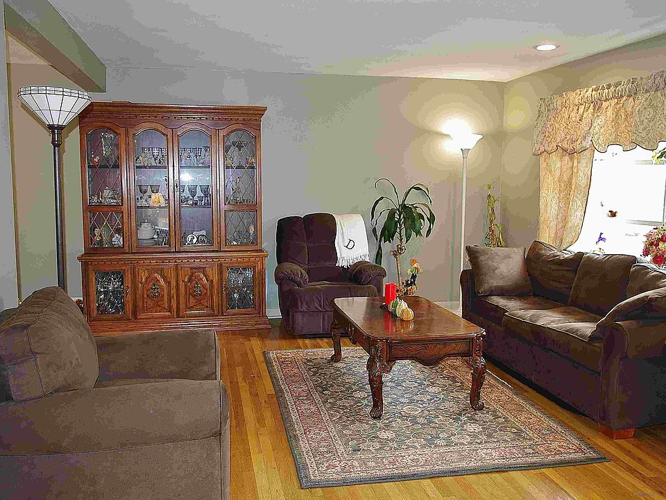1st image of 112 Conforti Ave