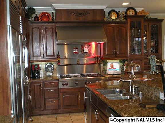 4th image of 111 Railway Ln SE