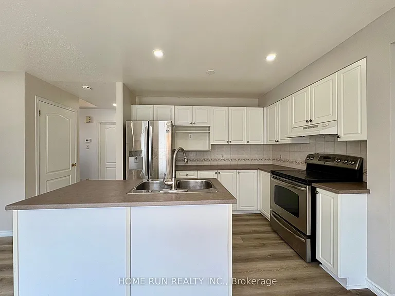 52 Collington St — Photo 17