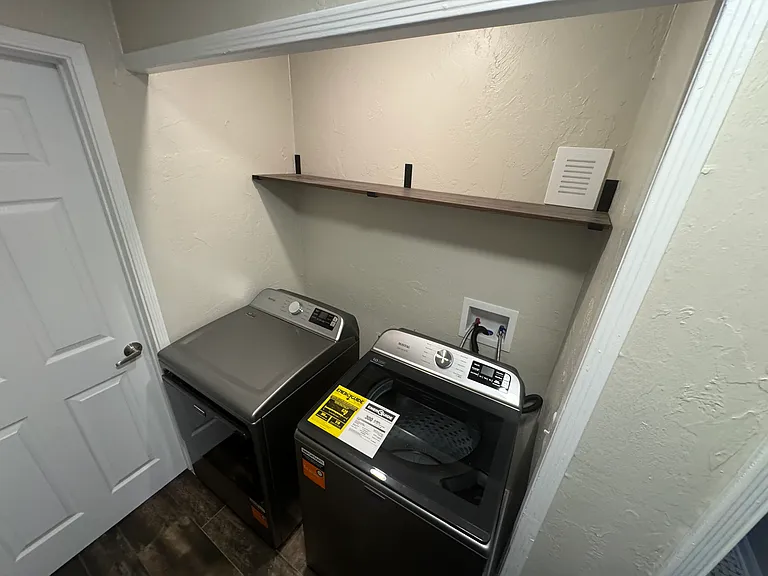 1408 Carlisle Ct — Photo 21