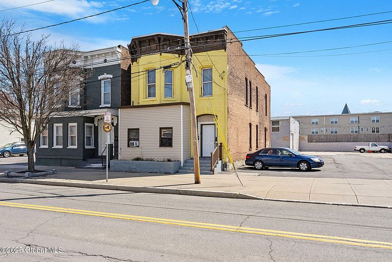 5th image of 18 N Jay Street