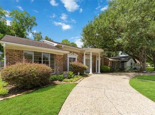 8015 Burning Hills Dr, Houston, TX 77071