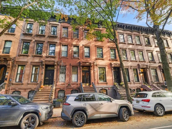 324 York Street image 1 of 27