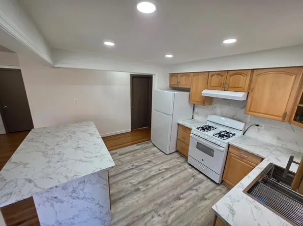 8206 Kilpatrick Ave Floor 2, Skokie, IL 60076