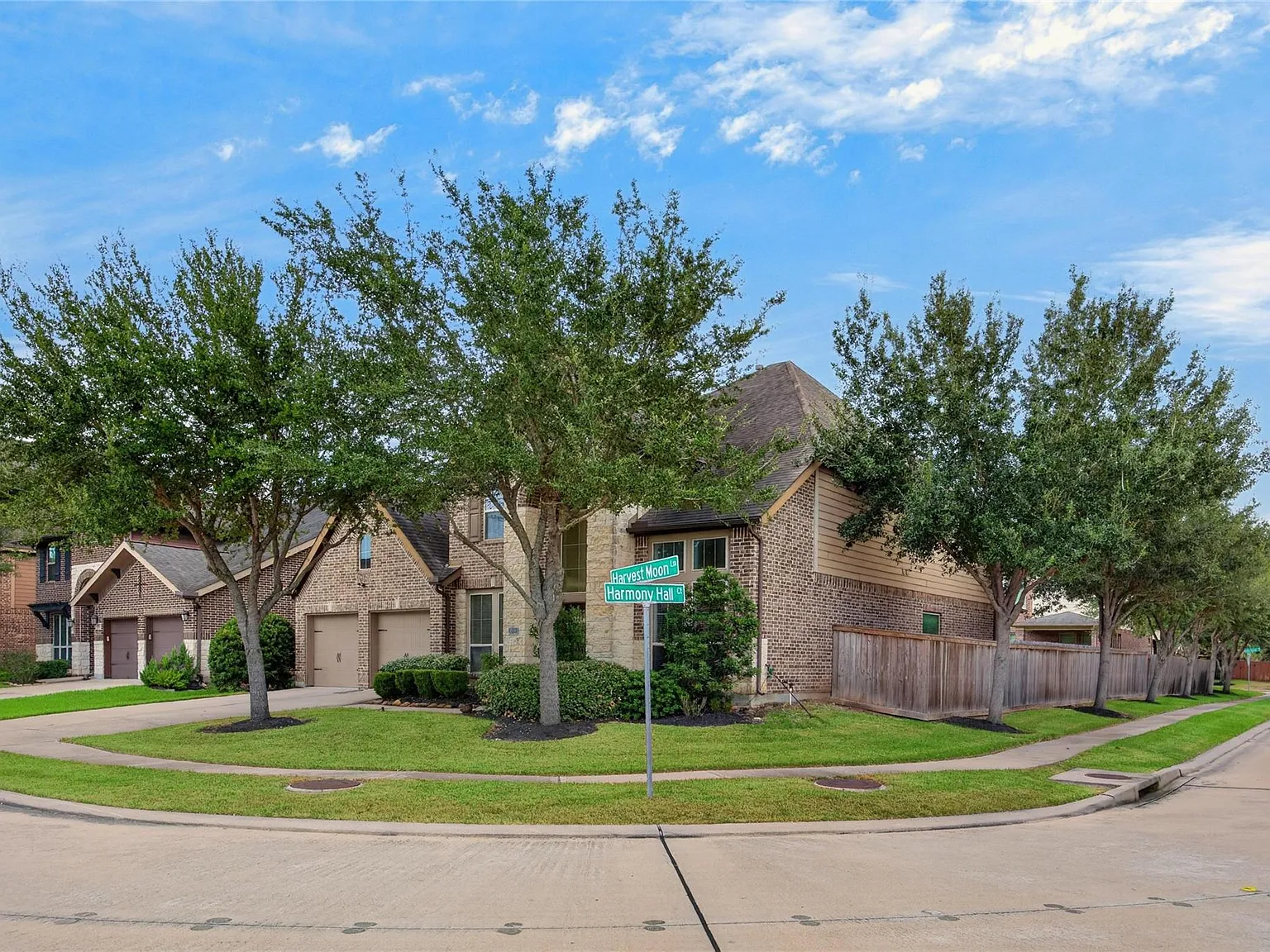 5 bed, 4.0 bath, 3480 sqft, $3,600 — Photo 3