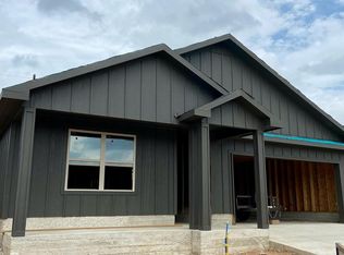 110 Feather Way, Fredericksburg, TX 78624