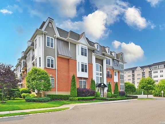 2nd image of 386 Roosevelt Way