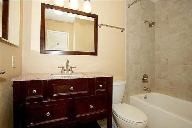 1645 Emerald St #1L — Photo 24