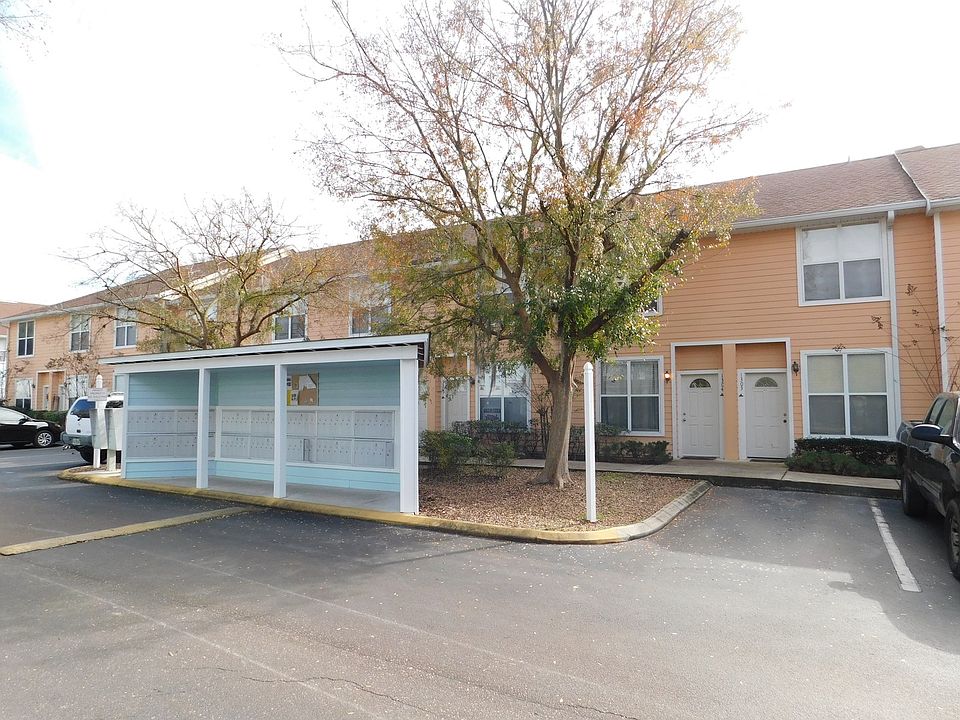 1st image of 3920 SW 20th Ave APT 1302