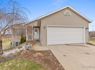 2303 Winston View Dr NE, Cedar Springs, MI 49319