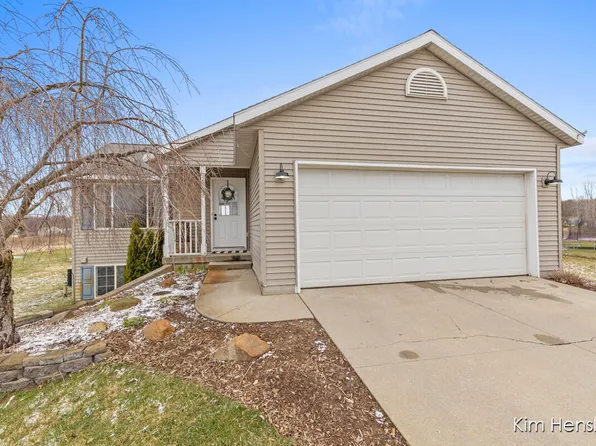 2303 Winston View Dr NE, Cedar Springs, MI 49319