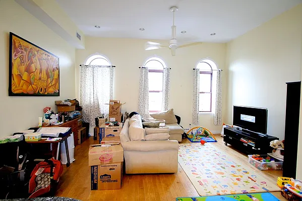 Rented by Dwell Residential Inc | media 7