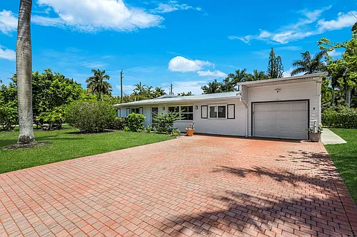 1015 Royal Palm Dr Photo 1