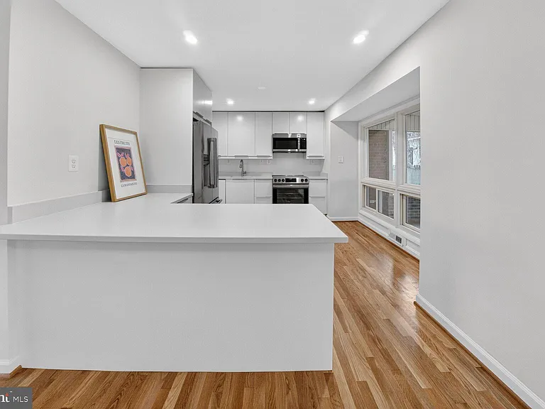 9902 Carnegie Ter — Photo 3