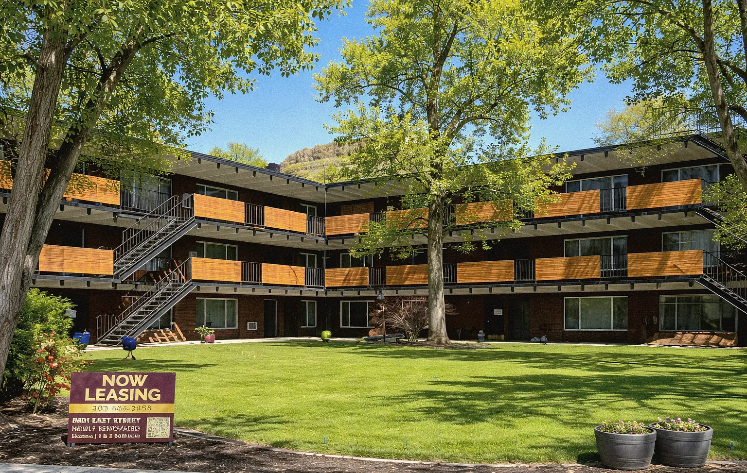 Golden Apartments — Photo 2