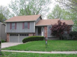 1124 Bristol Way, Liberty, MO 64068