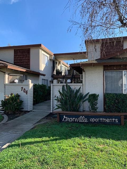 **Pictures of unit are of another unit**