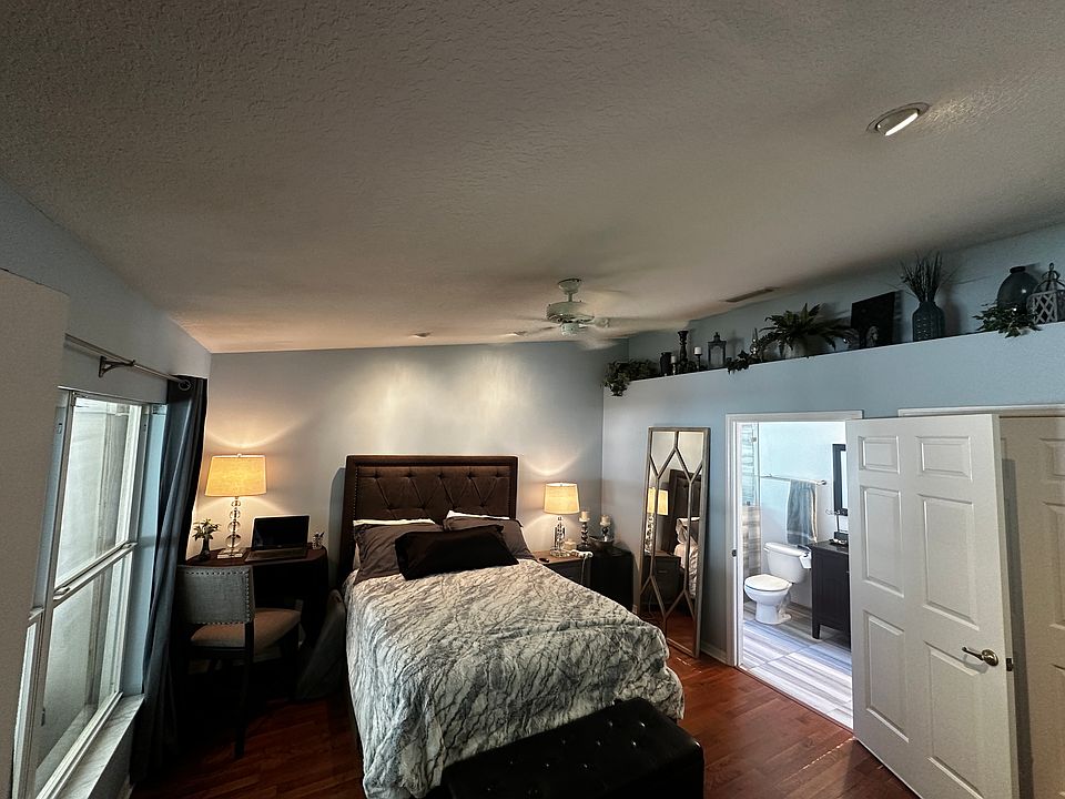1st image of 3021 Oak Hammock Dr