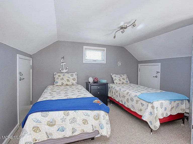 30 Stockton Ave — Photo 11