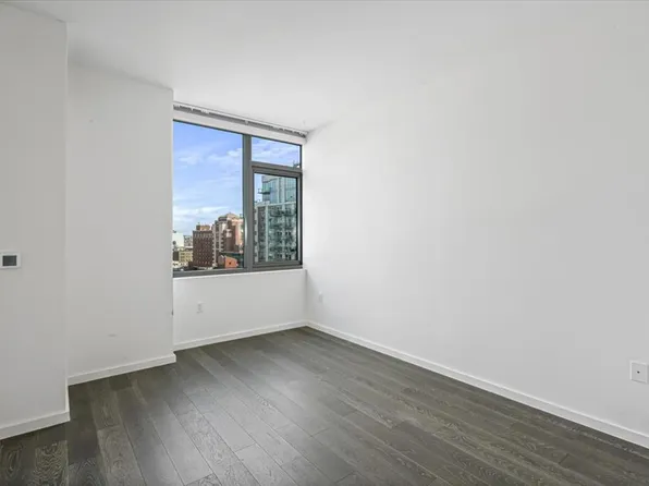 133-36 37th Avenue image 14 of 25