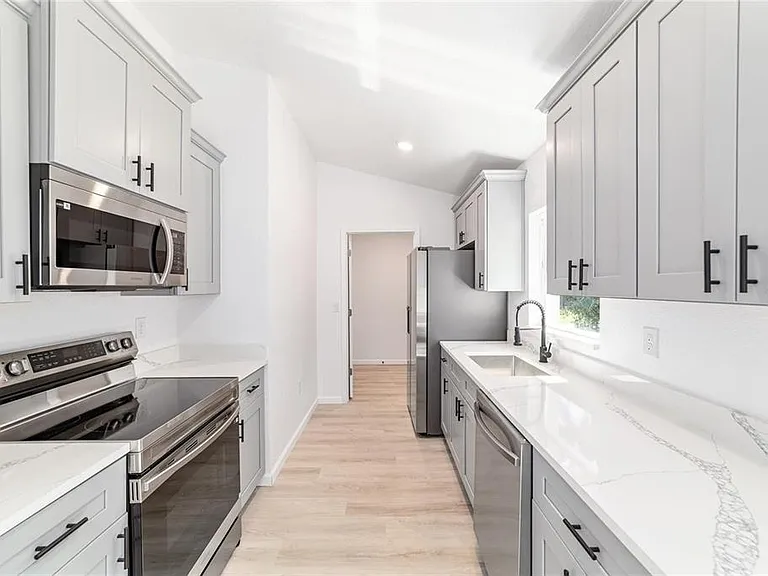 15388 SW 26th Pl — Photo 17