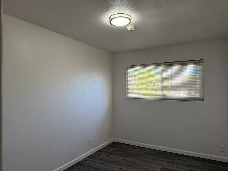 3609 Rowley Dr — Photo 9
