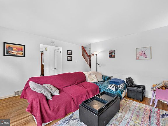 3rd image of 618 Garfield Ave