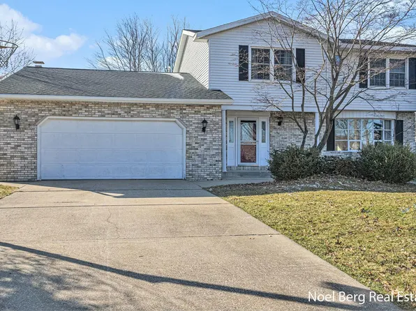 4431 Cherrywood Ct, Norton Shores, MI 49441