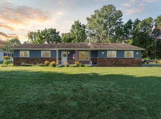 615 Crestview Dr, Corunna, MI