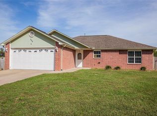 240 Hobbs Rd, Rogers, AR 72756