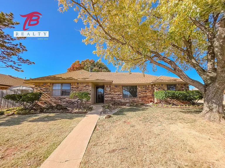 6811 Lyrewood Ln — Photo 15