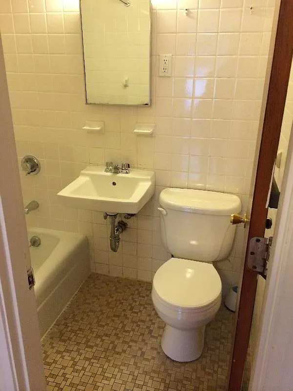1 bed, 9999 sqft, $2,100 — Photo 1