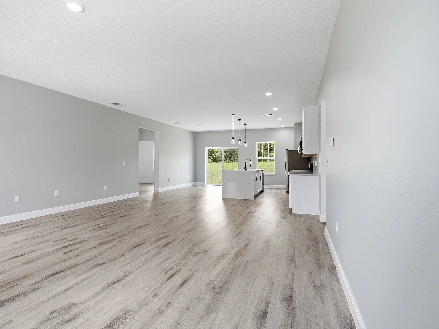 3 bed, 1792 sqft, $2,300 — Photo 4