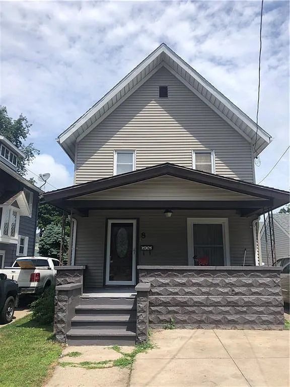 8 Eagle St photo 1