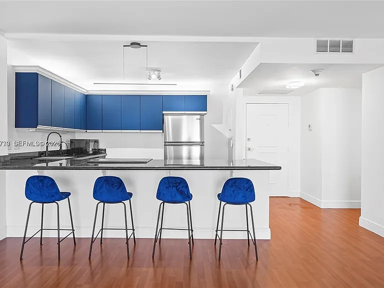 2500 Parkview Dr #1503 — Photo 8