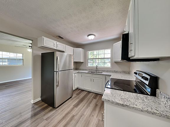 5th image of 1432 FLOYD Circle W