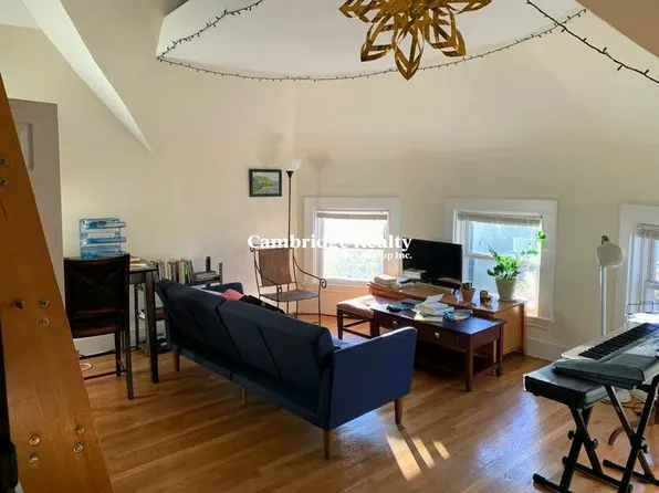 71 Craigie St #4, Somerville, MA 02143
