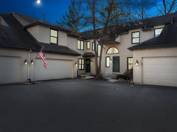 1349 Bridge Water Way, Mishawaka, IN 46545