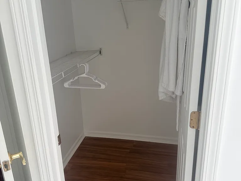 9547 Longwell Dr — Photo 24