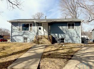 121 W Clark St, Vermillion, SD 57069