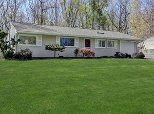 14 Wheeler Rd, Kendall Park, NJ 08824