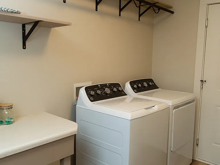 208 Wind Valley Trl — Photo 17